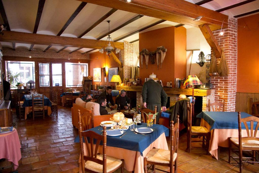 Отель La Casona Del Abuelo Parra Вильянуэва-де-лос-Инфантес Экстерьер фото
