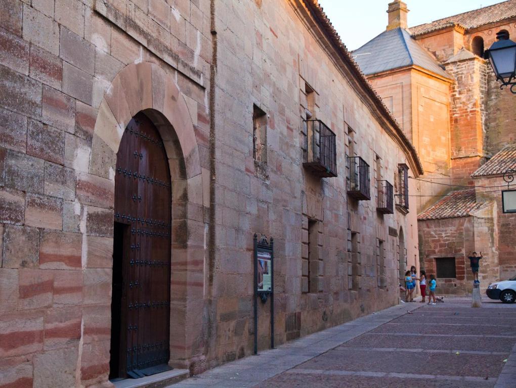 Отель La Casona Del Abuelo Parra Вильянуэва-де-лос-Инфантес Экстерьер фото